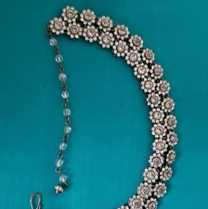 Elegant Silver Floral Necklace vintage